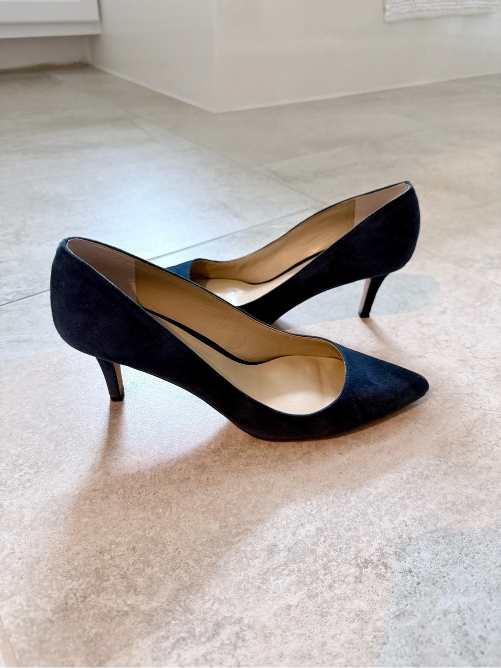 Ann Taylor Daphne Classic Navy Suede Pointed-Toe Kitten Heels - Women's Size 7